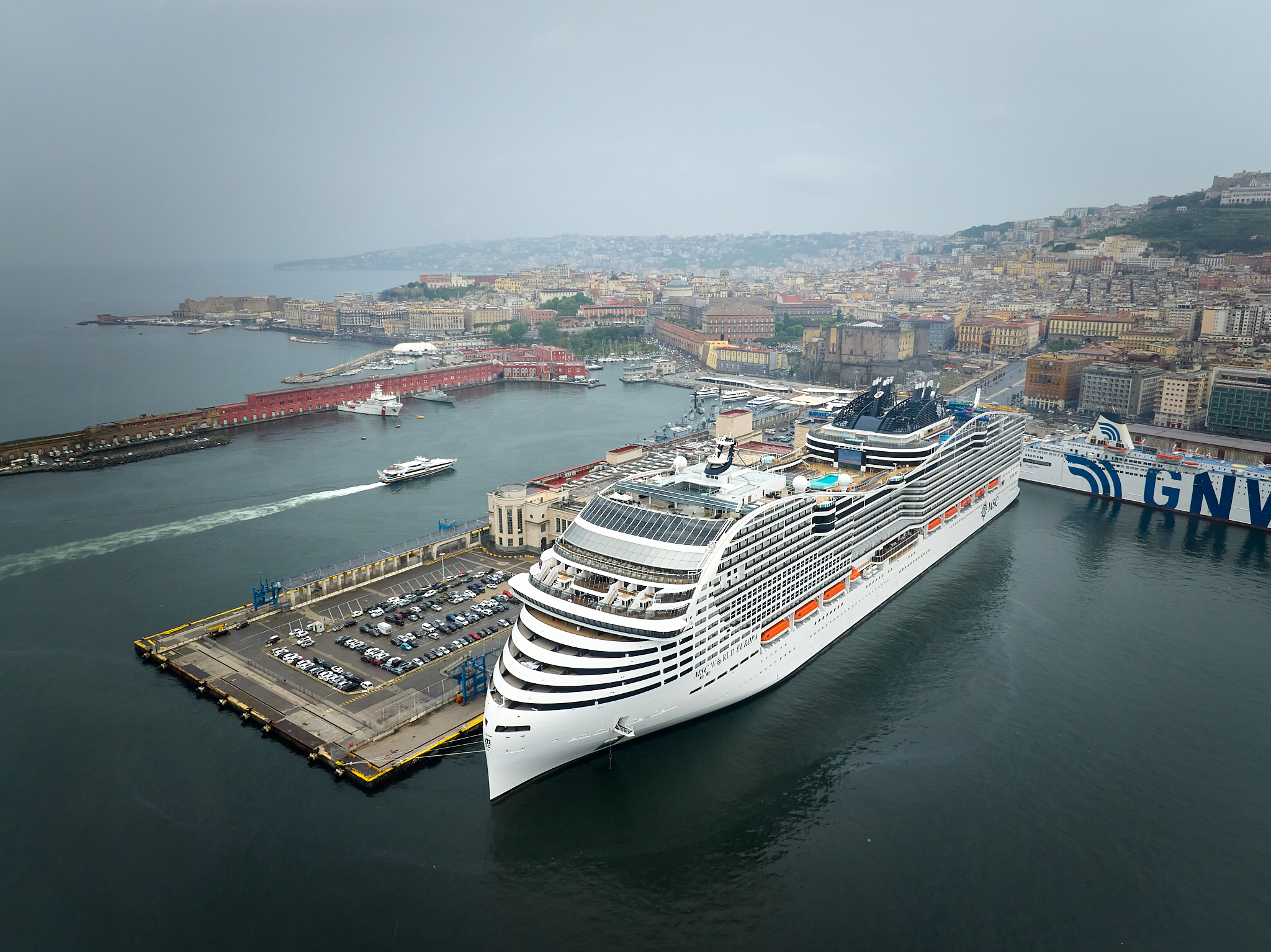 MSC World Europa nel porto di Napoli